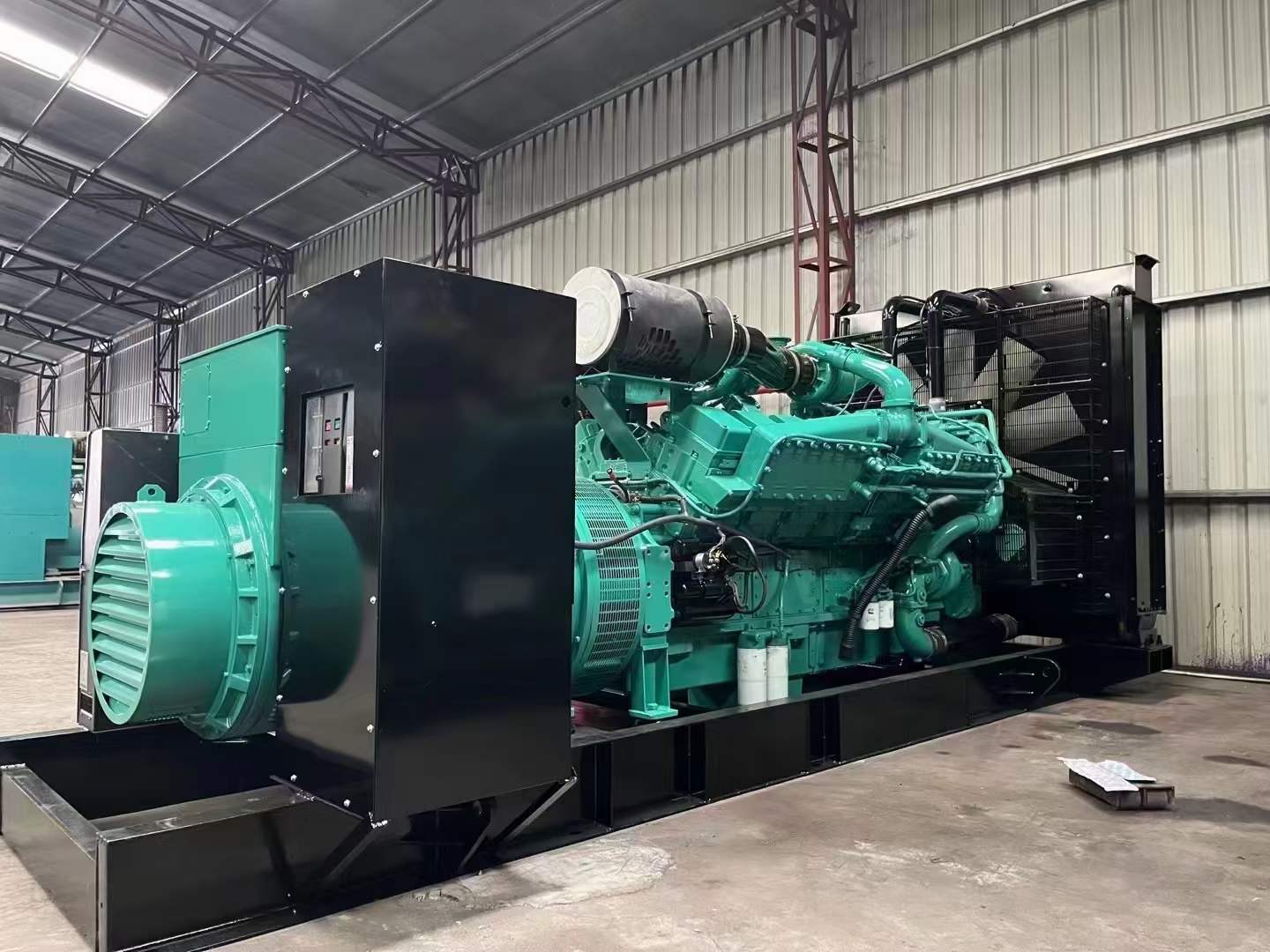 青云谱如何降低 800kW 柴油发电机输出电流的波动？